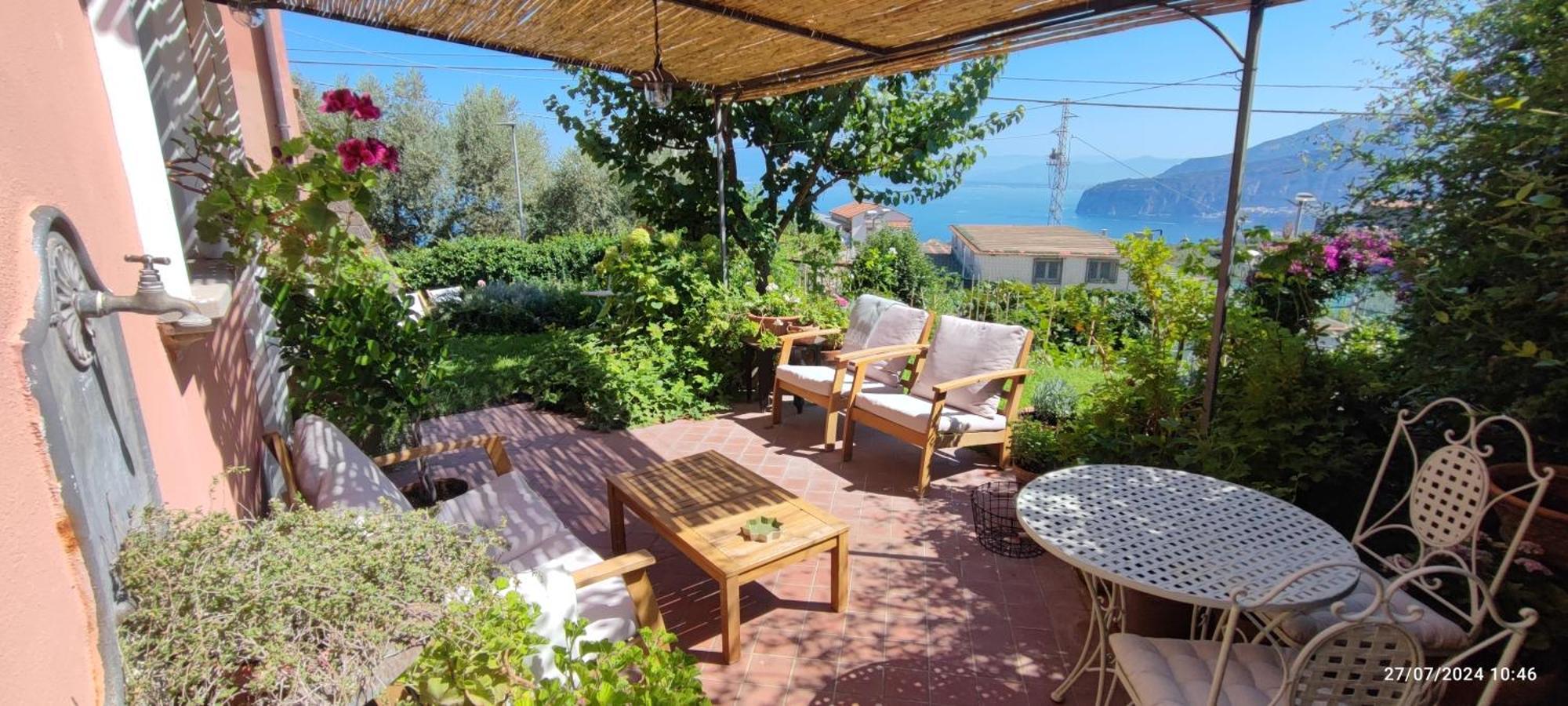 مبيت وإفطار سورينتو Lally'S Garden المظهر الخارجي الصورة